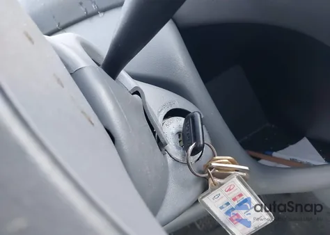 2001 Toyota Echo z USA, uszkodzony, nr VIN JTDAT123510192977